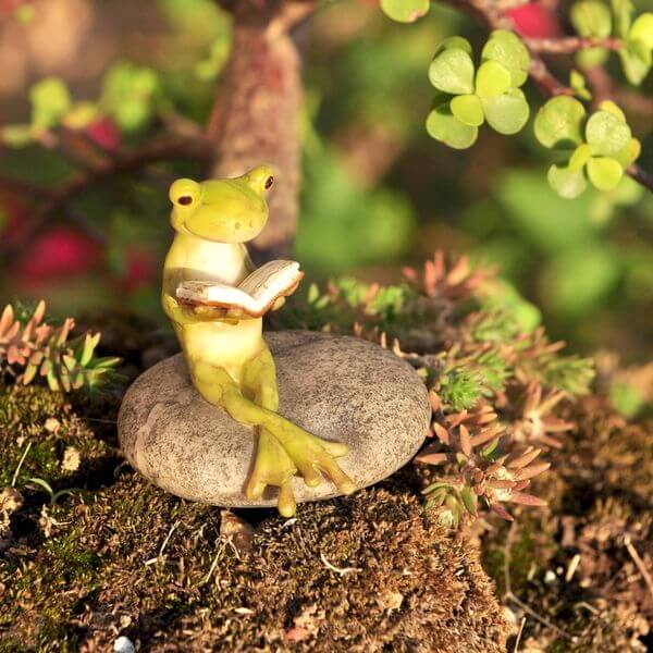 Frog Reading on Stone Statue Frog Reading on Stone Statue