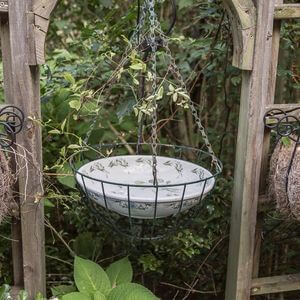 100 Bird Bath Ideas - Golly Gee Gardening #birdbaths #gardeninspiration #gardenideas